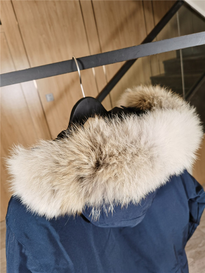 Can*a Go*e down jacket