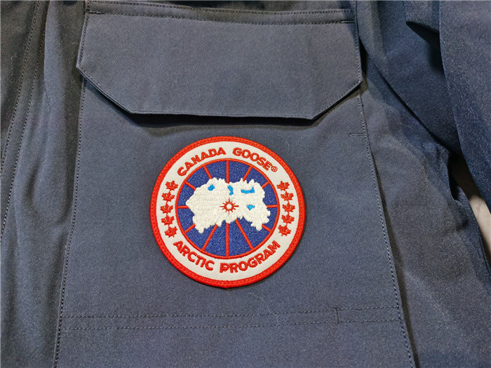 Can*a Go*e down jacket