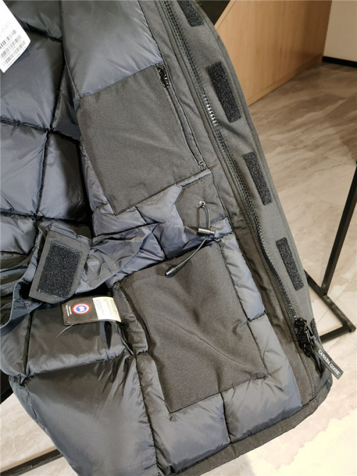 Can*a Go*e down jacket