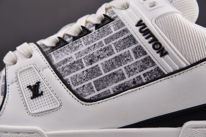 l&v trainer white and black