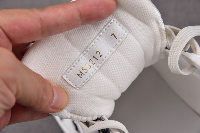 l&v trainer white and black