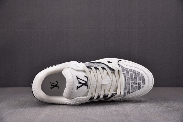 l&v trainer white and black